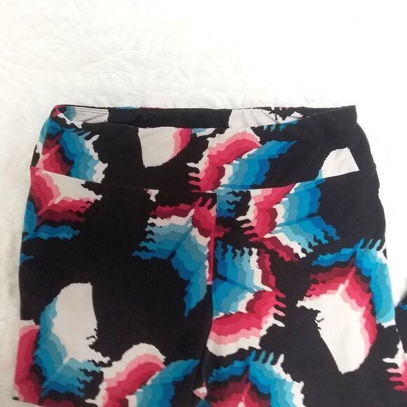 LuLaRoe LLR TC Leggings Patriotic American Abstract USA Map Shape Pattern - Picture 3 of 5